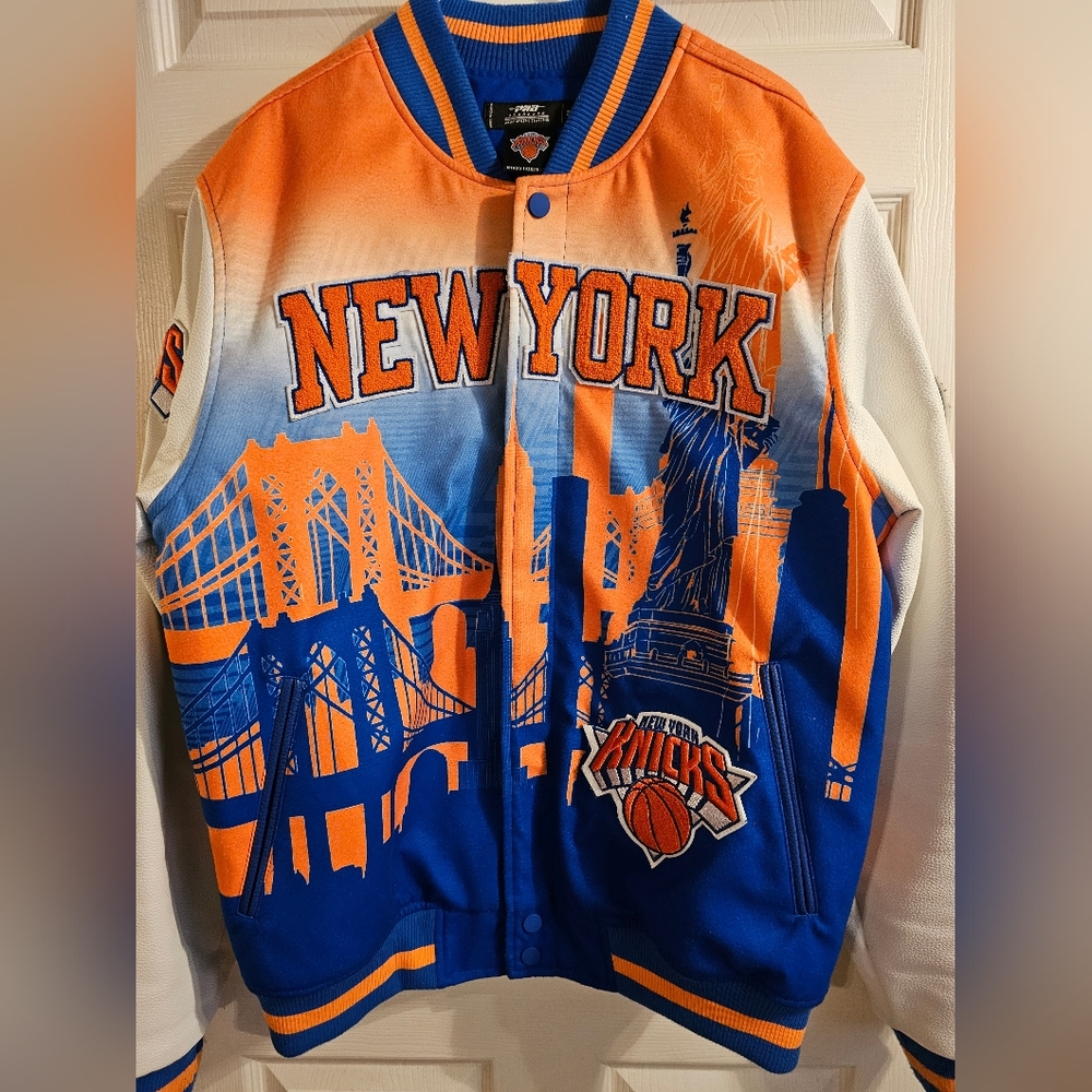 ONLY WORN ONCE MENS VARSITY TYPE JACKET NEW YORK KNICKS